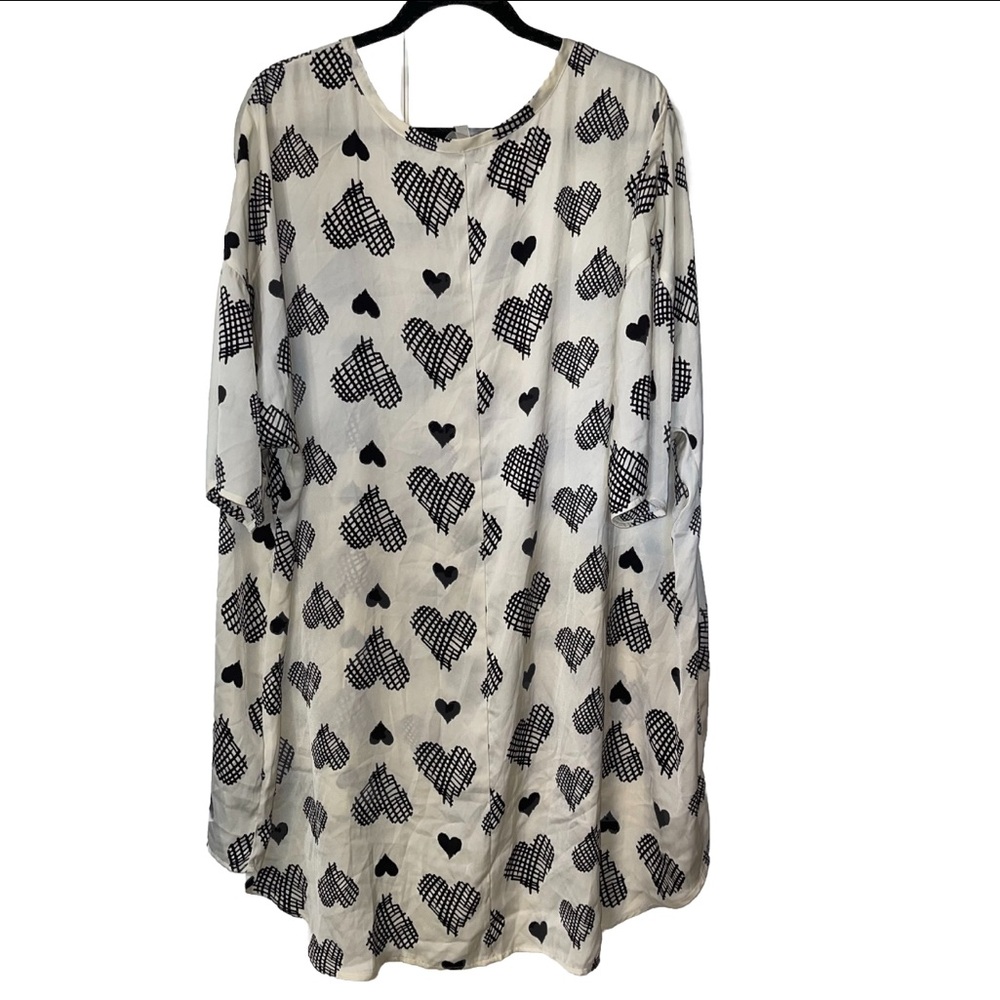Melissa McCarthy Seven7 3X High-Low Black & Cream Heart Love Pattern Tunic - Picture 2 of 9